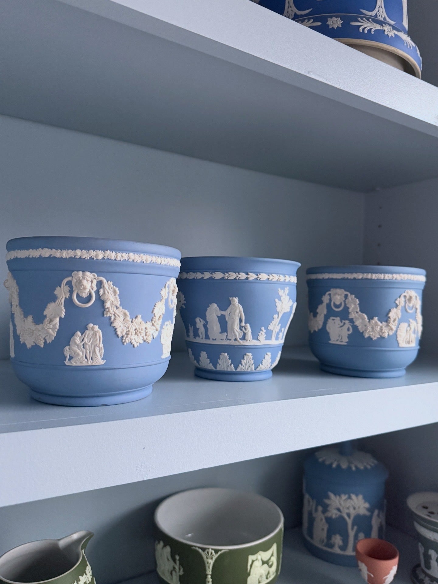 Wedgwood Jasperware Cream on Lavender Cachepot with Lion Heads