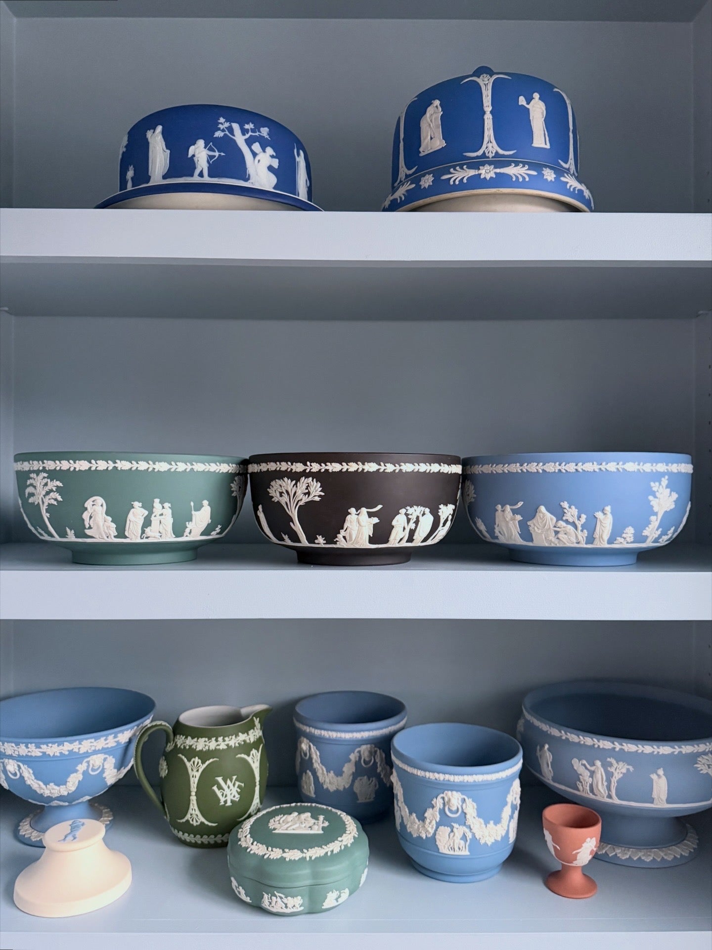 Wedgwood Jasperware Cream on Lavender Sacrifice Bowl