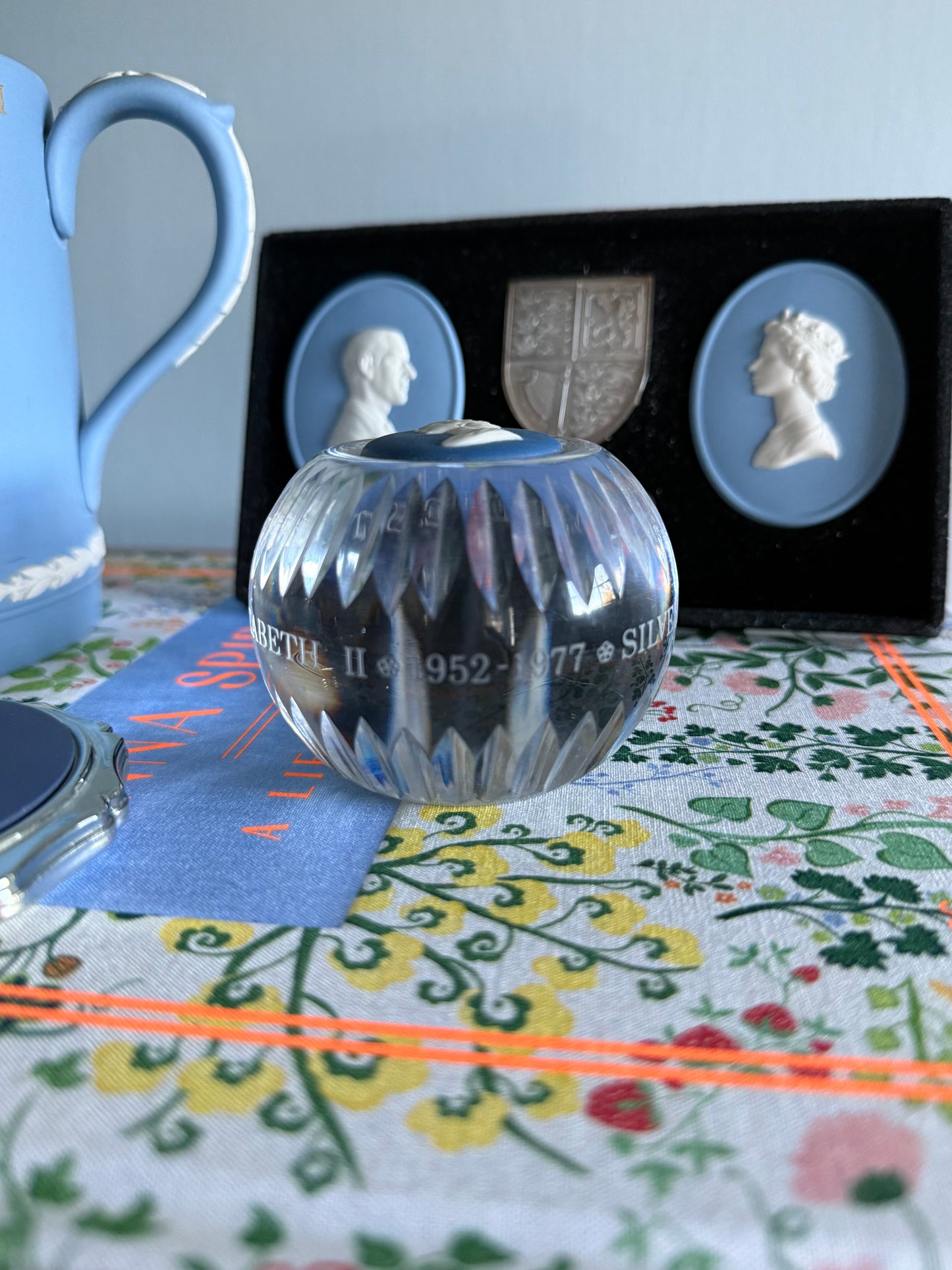 Wedgwood Jasperware and Crystal Queen Elizabeth II Paperweight