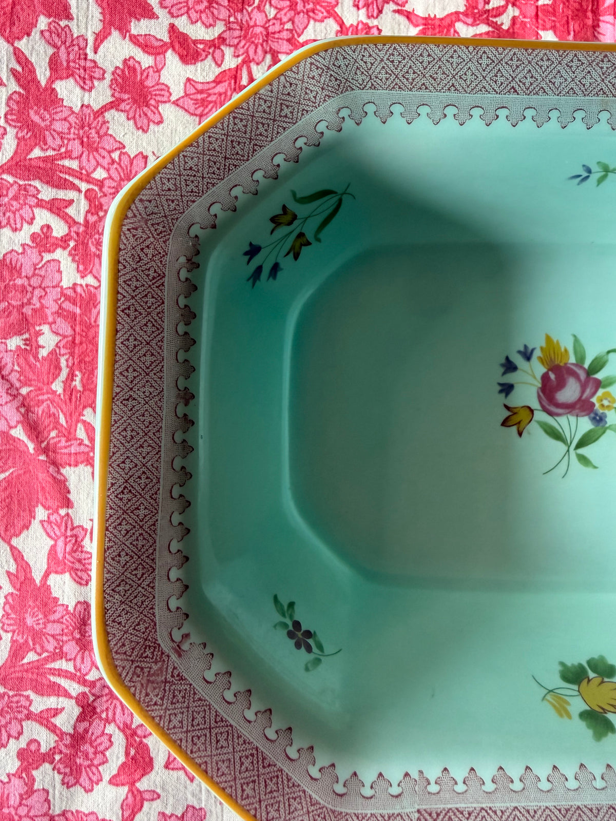 Vintage Adams Calyx Ware Lowestoft 9.5” Dish