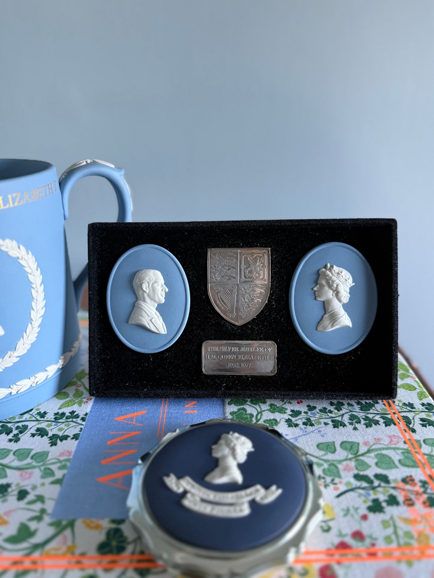 Wedgwood Jasperware Queen Elizabeth & Price Philip Silver Jubilee Cameos