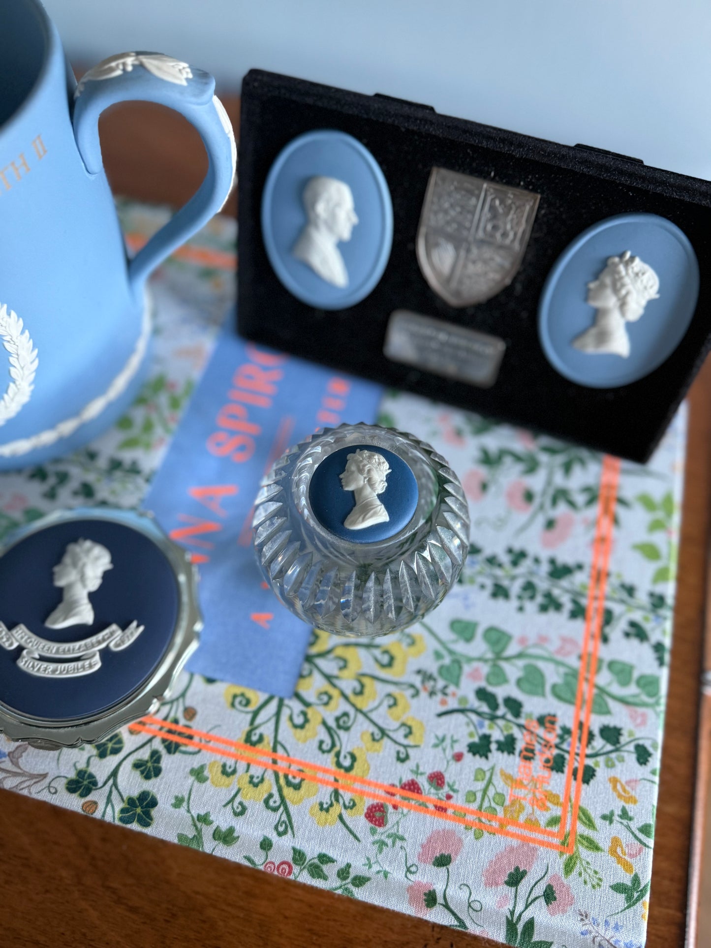 Wedgwood Jasperware and Crystal Queen Elizabeth II Paperweight