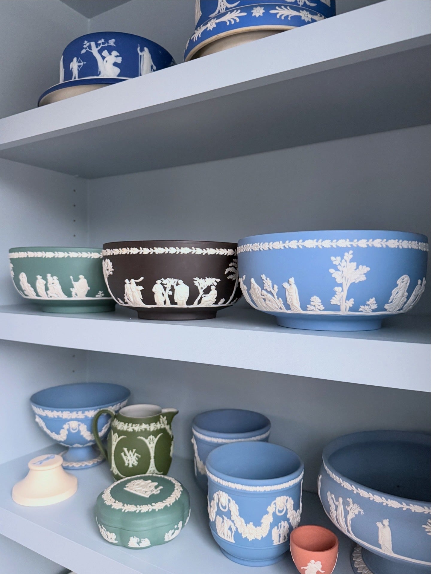 Wedgwood Jasperware Cream on Lavender Sacrifice Bowl